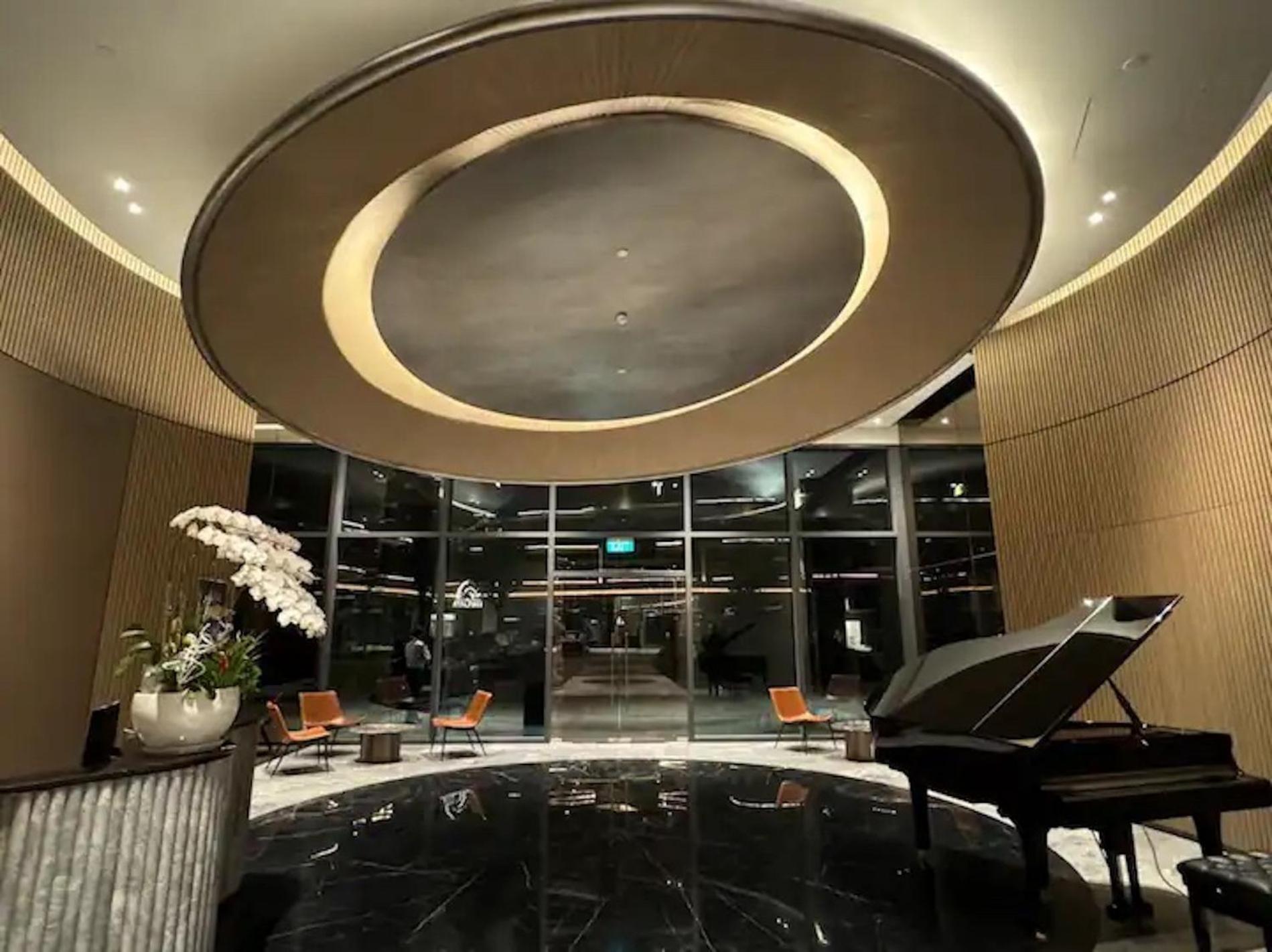 The Opera Apartment Cental Saigon Free Pool-Gym-Sauna Room- Golf Mini โฮจิมินห์ซิตี้ ภายนอก รูปภาพ