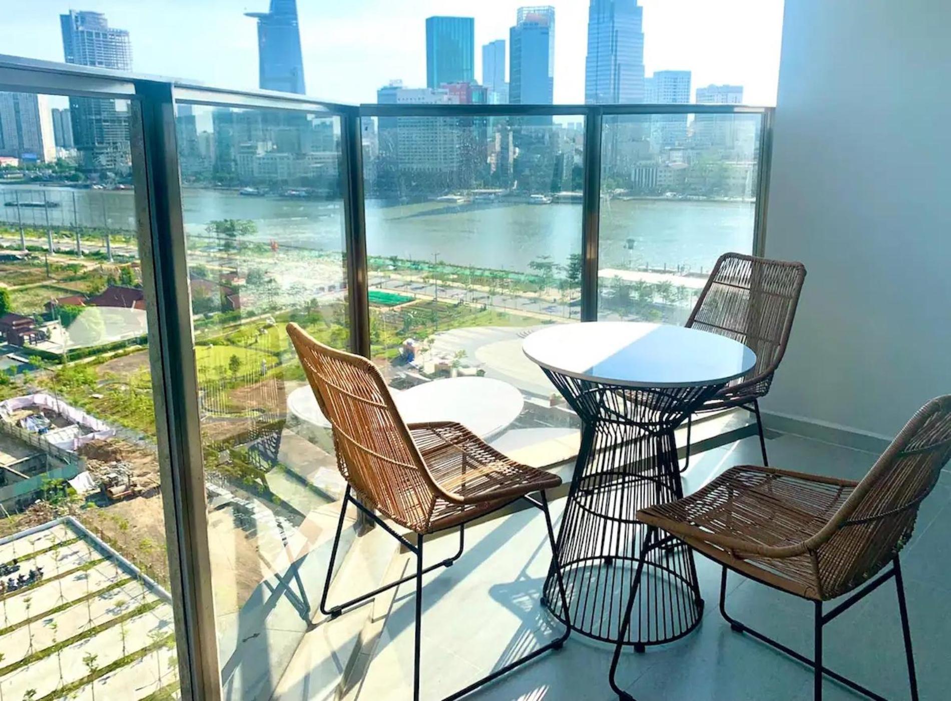 The Opera Apartment Cental Saigon Free Pool-Gym-Sauna Room- Golf Mini โฮจิมินห์ซิตี้ ภายนอก รูปภาพ