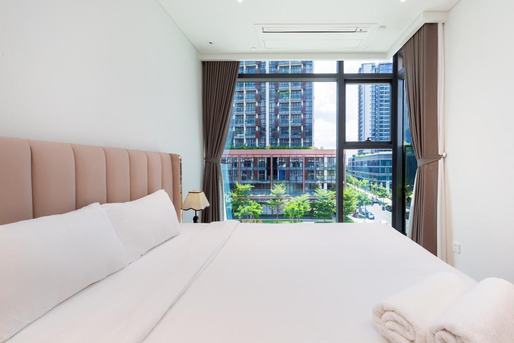 The Opera Apartment Cental Saigon Free Pool-Gym-Sauna Room- Golf Mini โฮจิมินห์ซิตี้ ภายนอก รูปภาพ